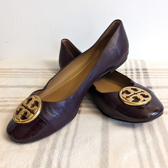 Tory Burch Chelsea Cap-Toe Leather Ballet Flat - Picture 11 of 12